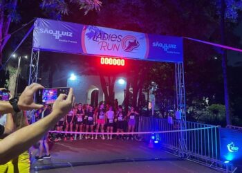 Corrida reúne 500 mulheres no Ceret