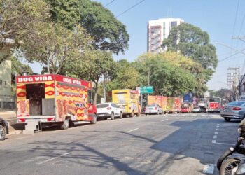 Prefeitura determina limite de vagas para food trucks na Praça Silvio Romero