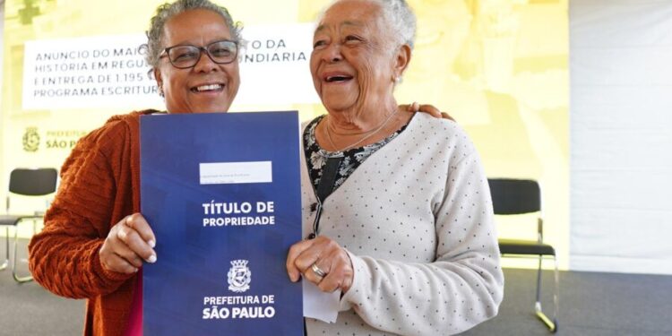Prefeitura lança programa de regularização que beneficia 364 mil famílias em toda a cidade