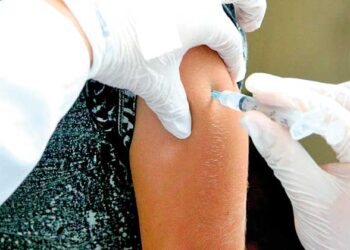 A vacinação e o cuidado com a gripe e resfriados nesta época do ano