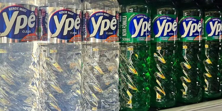 Anvisa suspende fabricação e comercialização de produtos de limpeza da marca Ypê