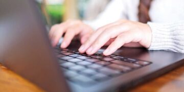 10 MIL VAGAS DE ESTÁGIO: Inscrições nas áreas de tecnologia para atuar em escolas estaduais