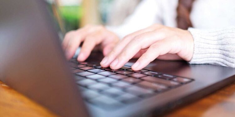 10 MIL VAGAS DE ESTÁGIO: Inscrições nas áreas de tecnologia para atuar em escolas estaduais
