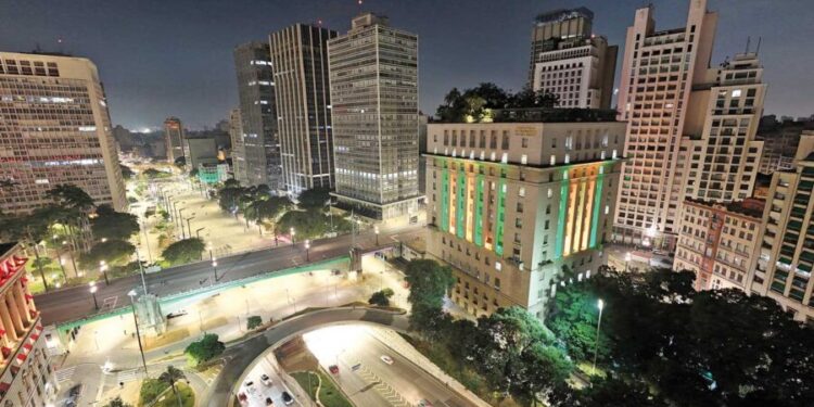 Vacinação contra gripe, sarampo e febre amarela em mais de 400 locais