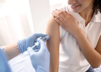 Vacinação contra gripe, sarampo e febre amarela em mais de 400 locais